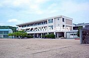 玉野市立荘内小学校 782m