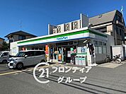 ファミリーマート交野私部店 徒歩4分。 310m