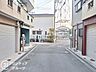 その他：前面道路が広く、小さなお子様やご年配の方との外出も安心感がありますね！ゆったりとした街並みは歩いているだけでも気持ちが良く、この場所なら穏やかな新生活がスタートできそうな予感がしますね！