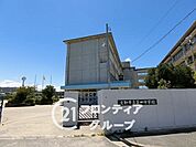 交野市立第四中学校 徒歩15分。 1130m