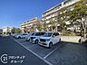 駐車場：敷地内にある駐車場スペースです。空き状況や利用条件の詳細につきましては、随時変動する場合がございますので、最新の情報をお気軽にお問い合わせ・ご確認ください。