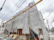 寝屋川市立西小学校徒歩約7分でお子様の通学に安心の距離です
