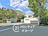 周辺：枚方市立枚方小学校 お子様の足でも無理なく通える徒歩5分の距離に枚方小学校があります。登下校の負担が少なく、親御様にとっても安心感のある住環境です。 340m