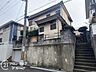外観：伝統的なデザインの外観は、どこか懐かしさを感じさせる魅力的な佇まいです。温かみのある住まいを提供します。