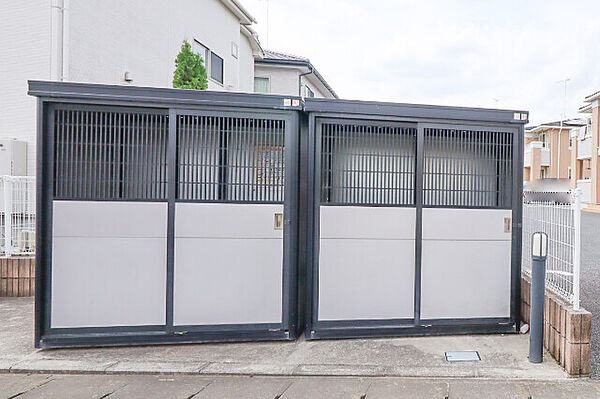 apartment 栃木県小山市東城南４丁目28-3　関口ビル1階