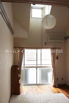 ユトリロ談合町_内装_0