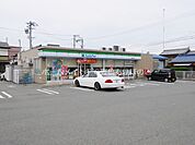 ファミリーマート豊橋花田町店 644m