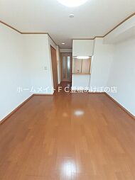 コメコメ・ハウス 1階ワンルームのリビング/ダイニング