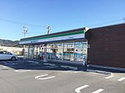 ファミリーマート田原福江店 663m