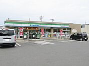ファミリーマート豊橋緑ヶ丘一丁目店 338m