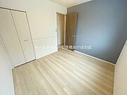 同型完成モデル