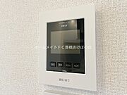 同型完成モデル