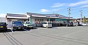 マルマサ牟呂店 717m