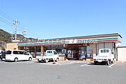 セブンイレブン田原大久保店 752m
