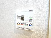同型完成モデル
