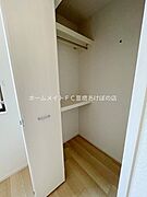 同型完成モデル