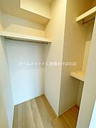 同型完成モデル