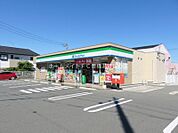 ファミリーマート豊橋飯村北三丁目店 651m