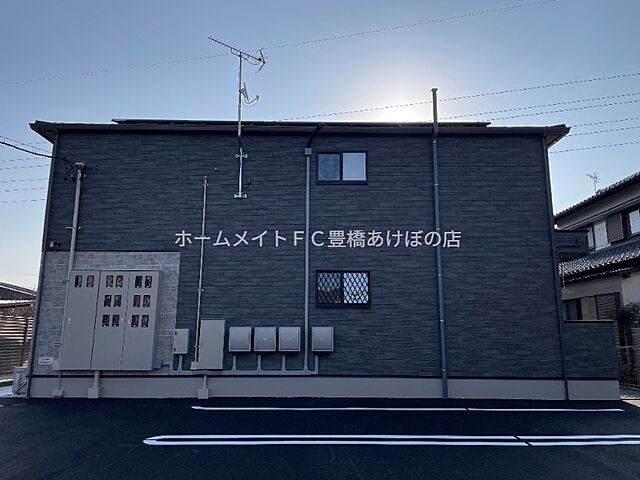 3 / 23