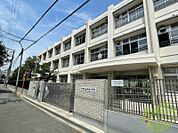 大阪市立神津小学校 471m