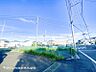 外観：【外観写真】穏やかな風と陽光、日常生活を一段と心地よいものにしています。周辺とのコラボにより明るく開放的な空間を演出。