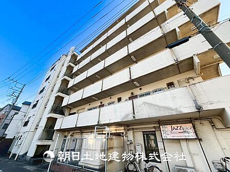 【外観写真】穏やかな景色を楽しみながら、何も考えずにティータイムを楽しむのも至福のひと時ですね。