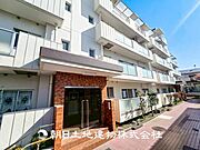 【外観写真】表現された空間はたくさんの光を浴び、風を感じ、暮らしの時間を豊かにしてくれます。デザインされた空間と競い合うかのような充実した建物と共に大切な家族の思い出を刻んでいきます。