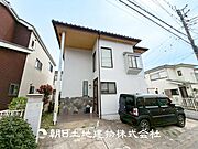 【外観写真】当たり前の日常に、この開放感ある眺望と共に閑静な住宅街の季節感を演出する四季折々の変化を楽しめる心地よい場所となります。