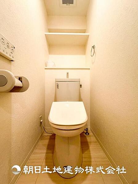 【トイレ】大切な1人時間。寛ぎだけではない、快適な生活を送る為に必要なもの。毎日使う場所だから、より快適な空間に仕上げられています。