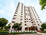 【外観写真】無駄のないデザインと落ち着いたカラーリングが特徴のシンプルモダンな住宅。機能性と美しさを兼ね備えた外観です。