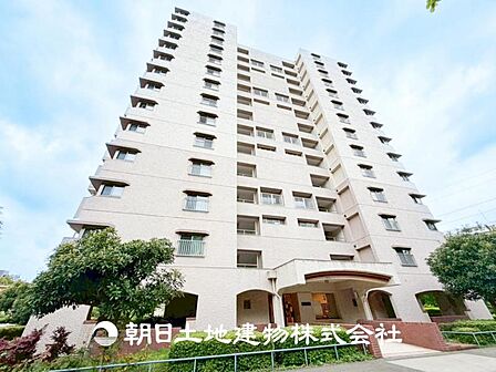 【外観写真】デザインされた空間と競い合うかのような充実した建物と共に大切な家族の思い出を刻んでいきます。