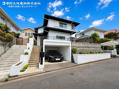 外観:【外観写真】その家から感じられる、気品・上質・重厚感・極細やかさ、そのすべては見た者に安らぎを与える特別な空間です。ここに住むからこそ意味がある。すべての(始まり)をここから迎えましょう。 外観:【外観写真】その家から感じられる、気品・上質・重厚感・極細やかさ、そのすべては見た者に安らぎを与える特別な空間です。ここに住むからこそ意味がある。すべての(始まり)をここから迎えましょう。