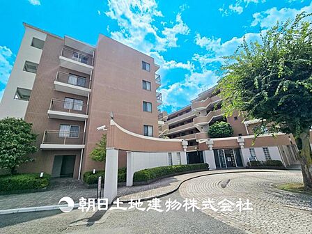 【現地写真】 時間のゆとりと空間、暖かな陽光がもたらす光と風を独占してください。新しい暮らしが始まります。