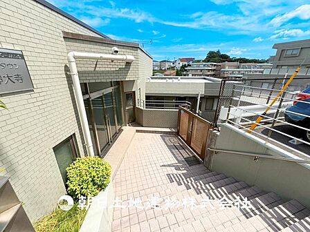 【現地写真】おしゃれな雰囲気や自然の潤い、親しみやすさといった特徴を、街に新たな価値をもたらし続けてくれます。