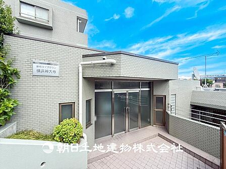 【エントランス】明るく開放感なエントランスは毎日の行き帰りを彩ります。