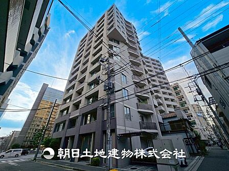 【外観写真】表現された空間はたくさんの光を浴び、風を感じ、暮らしの時間を豊かにしてくれます。デザインされた空間と競い合うかのような充実した建物と共に大切な家族の思い出を刻んでいきます。