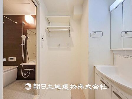 【洗面化粧台】こだわりをもった洗面台は普段の日々をファッショナブルな日々に変換してくれる力があります。
