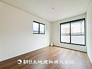 【居室】ご自宅で快適に過ごす条件は、一人ひとり違います。個性が強すぎないシンプルな内装とシンプルなデザインで統一しております。居住していく中であなただけの【幸せマイホーム】を創り上げて下さい。