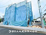 【外観・立地】家族の色を映し出す洗練された邸宅は、ずっと輝き続けながらいつしか街の風景に溶け込み人と共に歩んでいきます。