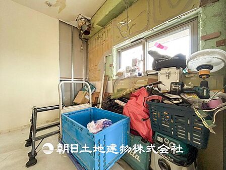 【内観】家族の色を映し出す洗練された邸宅は、ずっと輝き続けながらいつしか街の風景に溶け込んでいきます。