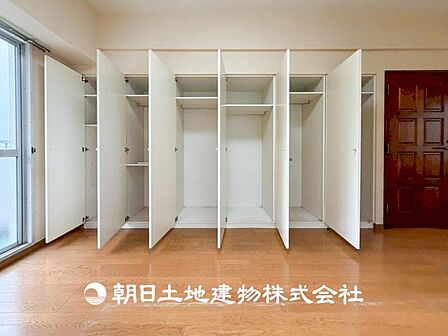【収納】大容量の収納スペースで住空間もスッキリ広々、よけいな荷物は閉まっちゃえばお片付けも楽々でいつも綺麗に整頓できます