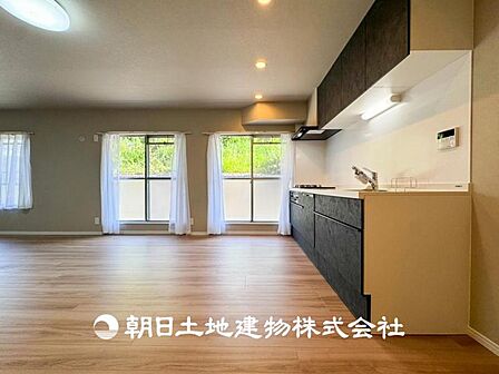 【キッチン】住宅の主役でもあり、日常生活を過ごす上で重要な水回りでもあるからこそ機能性・デザイン性に拘りました。