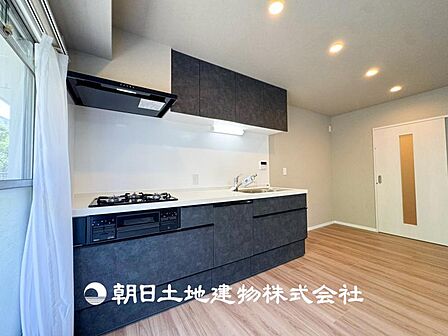 【キッチン】住宅の主役でもあり、日常生活を過ごす上で重要な水回りでもあるからこそ機能性・デザイン性に拘りました。。