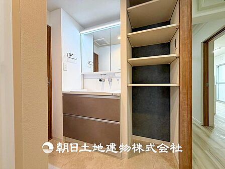 【洗面化粧台】こだわりをもった洗面台は普段の日々をファッショナブルな日々に変換してくれる力があります。