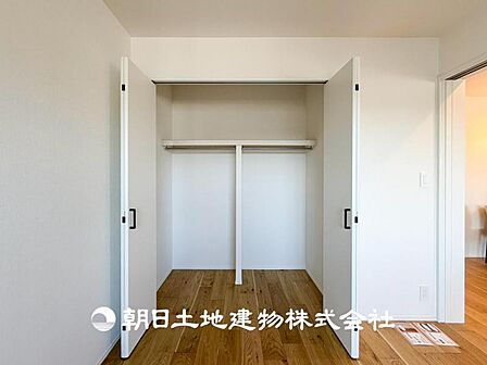 【洋室】人間の感性を育むプライベートルームはシンプルが1番!読書やネット、大切な一人の時間も充実したものにできます。