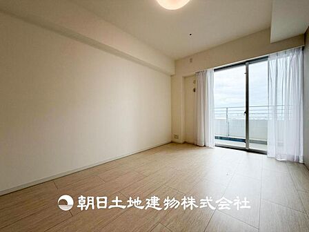 【洋室】一人時間を快適にすごせるように、落ち着いて過ごせる癒しと寛ぎの空間が欲しい。そんな願いを叶えました。
