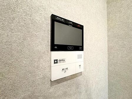【モニター付インターホン】お子様のお留守番にも安心なＴＶモニタ付インタホン。来客者を確認できる上に留守中の録画もできます