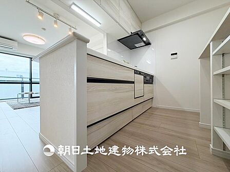 【キッチン】シンプルで使いやすさにこだわりました。快適な日常を支える機能性と強さがひとつになった自慢のキッチンです。