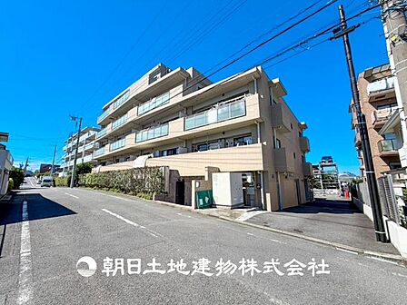 【外観・立地】表現された空間はたくさんの光を浴び、風を感じ、暮らしを豊かにしてくれます。家族の思い出を刻んでいきます。