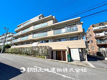 【外観・立地】表現された空間はたくさんの光を浴び、風を感じ、暮らしを豊かにしてくれます。家族の思い出を刻んでいきます。